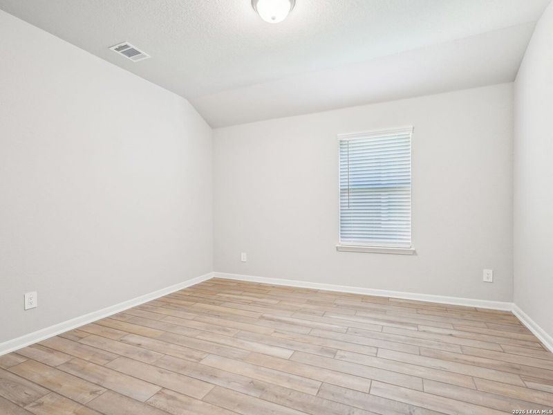 Spacious, unfurnished interior of a new home in , Marion (Image 8).