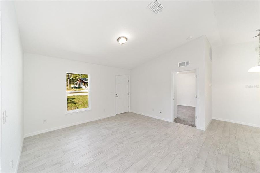 Spacious, unfurnished interior of a new home in , Dunnellon (Image 16). Spacious, unfurnished interior of a new home in , Dunnellon (Image 16).