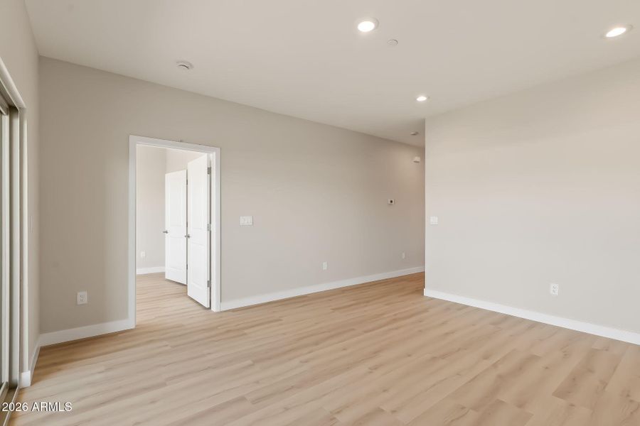 25-web-or-mls-JON00189