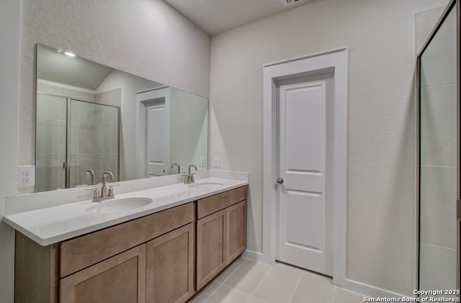 Furnished interior view inside a new home in Westridge, San Antonio (Image 10).