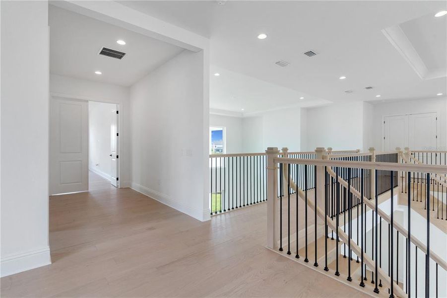 Spacious, unfurnished interior of a new home in , Orlando (Image 42).