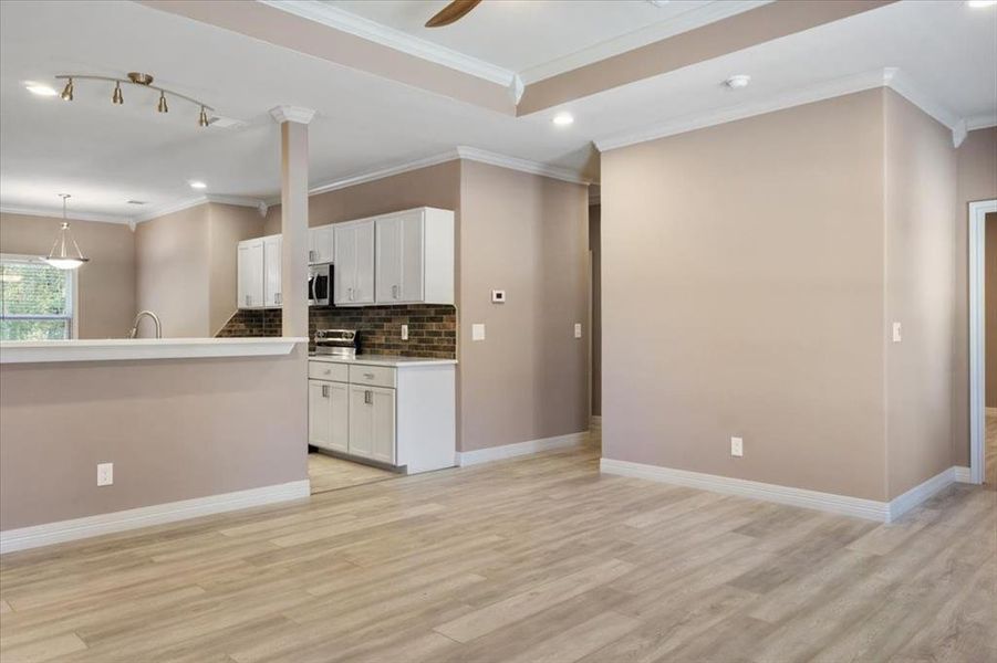 Spacious, unfurnished interior of a new home in , Corsicana (Image 16).