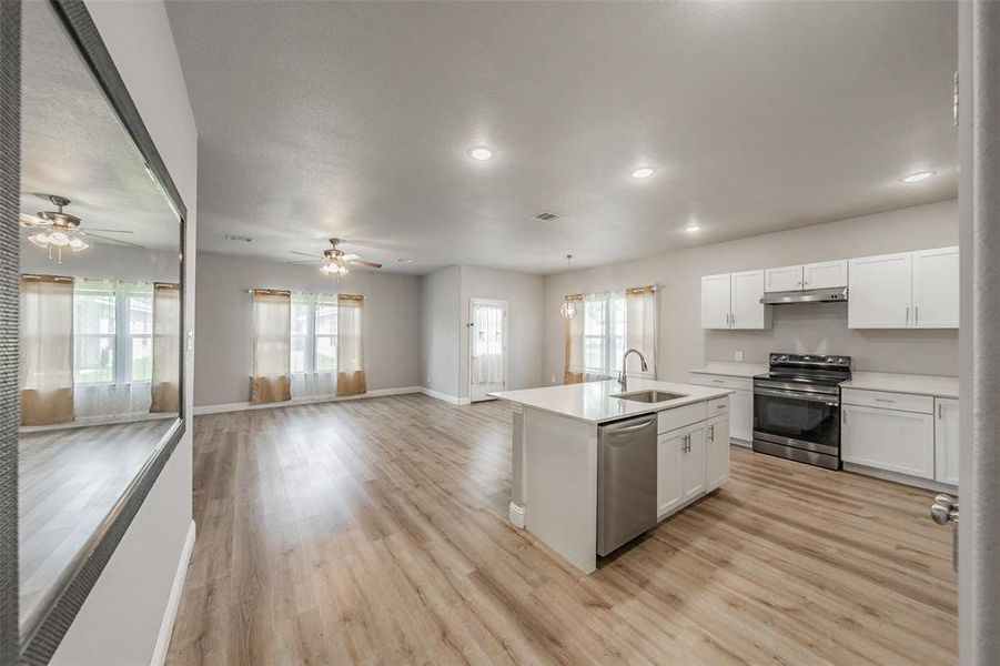 Furnished interior view inside a new home in , Cleburne (Image 5).