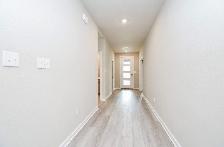 Spacious, unfurnished interior of a new home in Arabella on the Prairie, Richmond (Image 19).