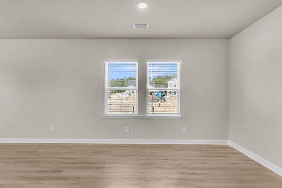 Spacious, unfurnished interior of a new home in Tea Farm, Ravenel (Image 17).