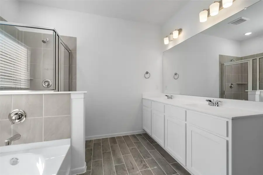 Furnished interior view inside a new home in Rollingbrook Estates, Baytown (Image 11).