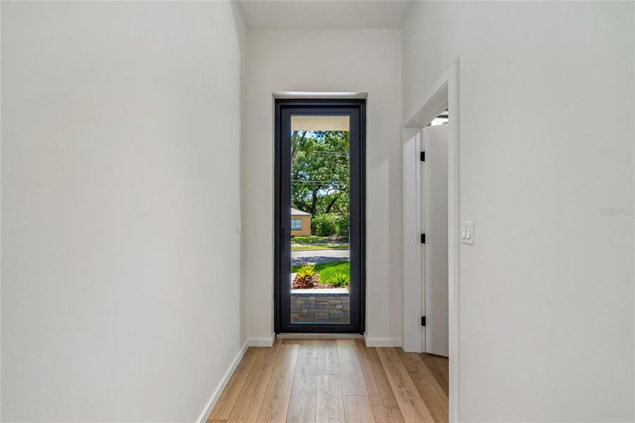 Spacious, unfurnished interior of a new home in , Tampa (Image 65).