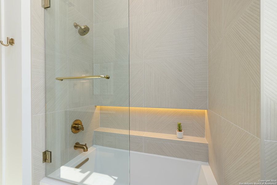 Furnished interior view inside a new home in , Boerne (Image 23).