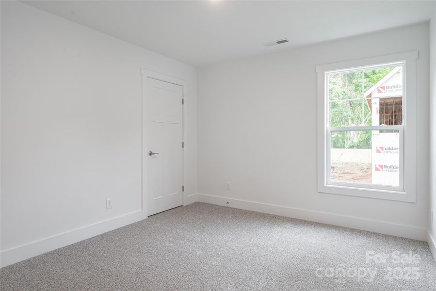 Guest Bedroom 1 Guest Bedroom 1