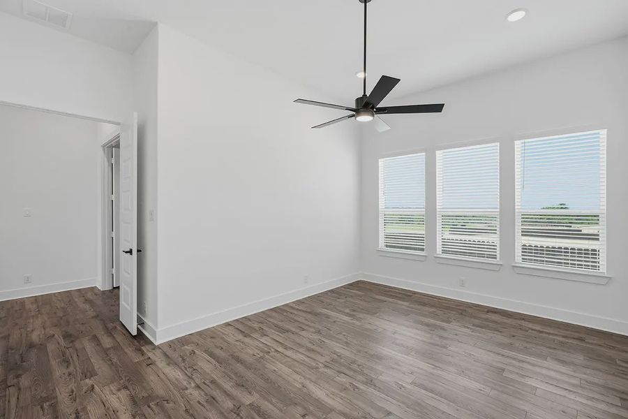 Representative unfurnished interior of a home built from the Kingston by Chesmar Homes in Prominence 60's, San Antonio (Image 48).