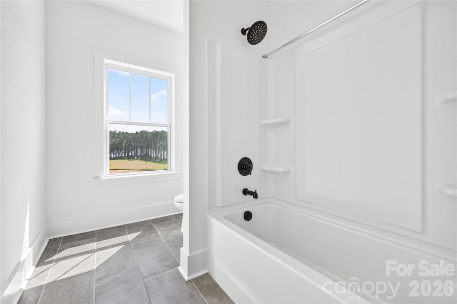 Spacious, unfurnished interior of a new home in Edgewater Lakeview On Your Lot, Lancaster (Image 24).