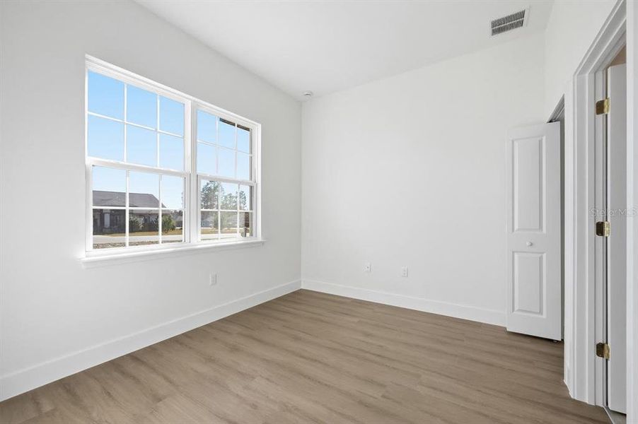 Spacious, unfurnished interior of a new home in , Ocala (Image 22).