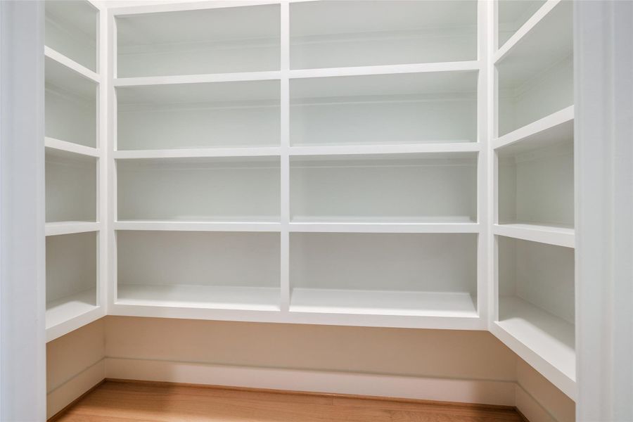 Spacious, unfurnished interior of a new home in , Houston (Image 23).