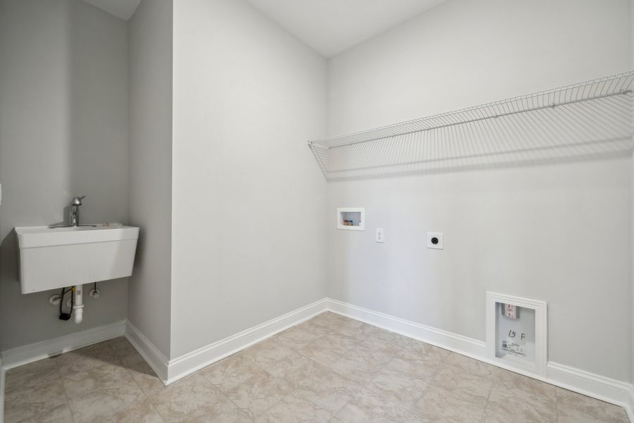Representative unfurnished interior of a home built from the Elizabeth by Taylor Morrison in River Falls, Tega Cay (Image 28).