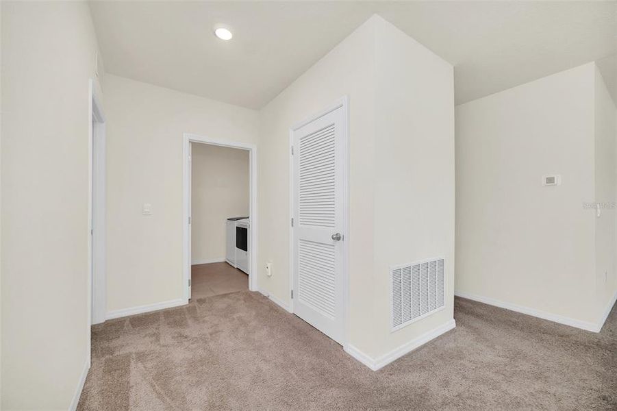 Spacious, unfurnished interior of a new home in Greenbrier, Tavares (Image 33).