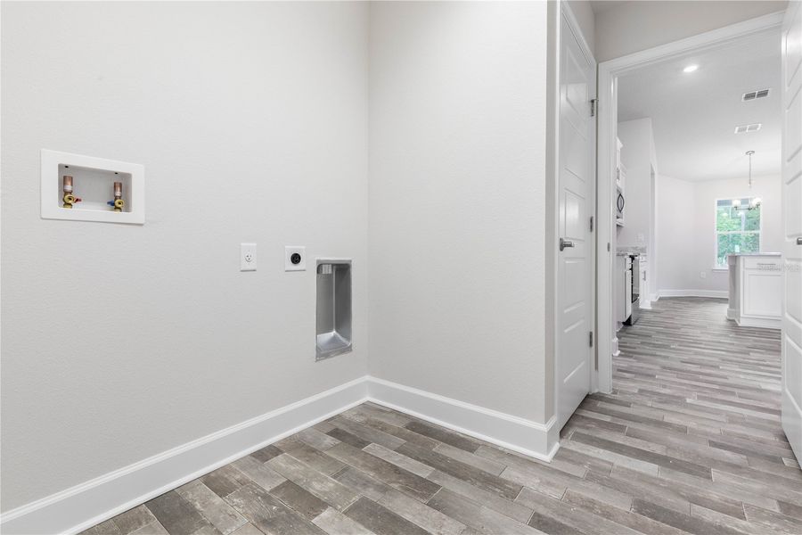 Spacious, unfurnished interior of a new home in Orange Blossom Hills, Summerfield (Image 31).