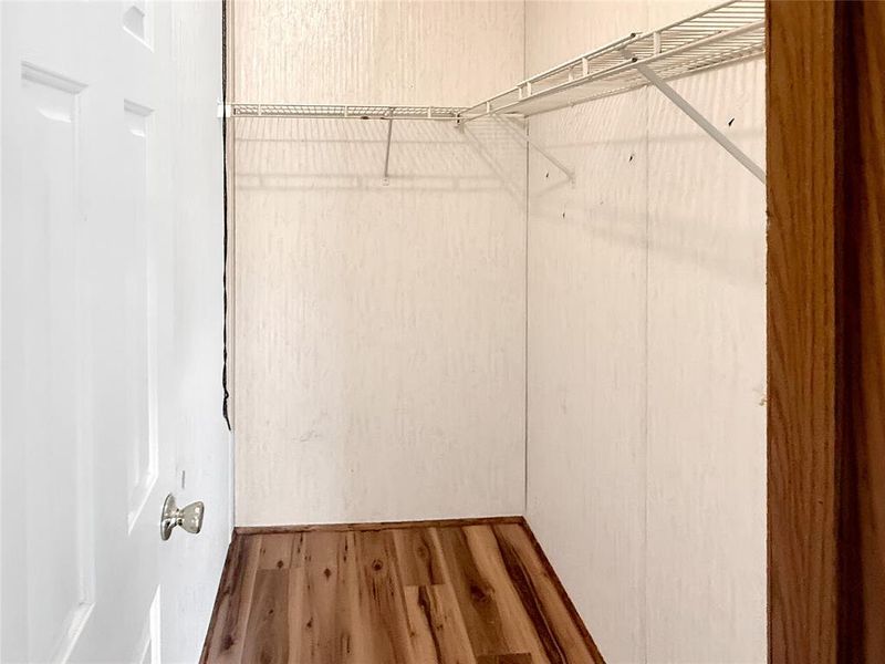 Spacious, unfurnished interior of a new home in , Eastland (Image 11).