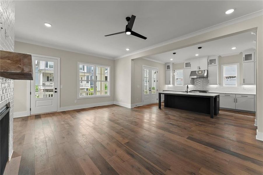 Image 39 of a home in West Town.