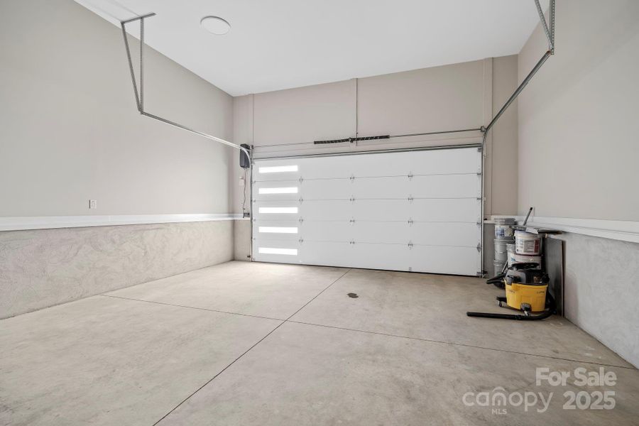 Spacious, unfurnished interior of a new home in , Asheville (Image 18).