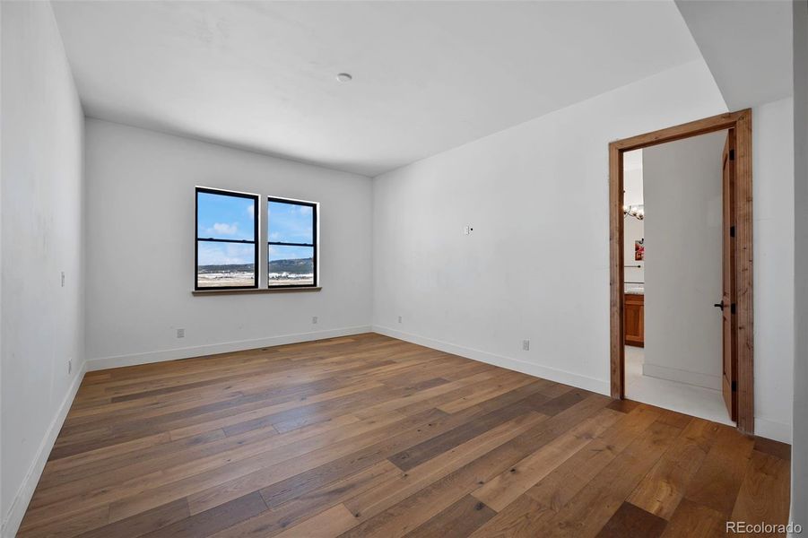 Spacious, unfurnished interior of a new home in , Sedalia (Image 31).