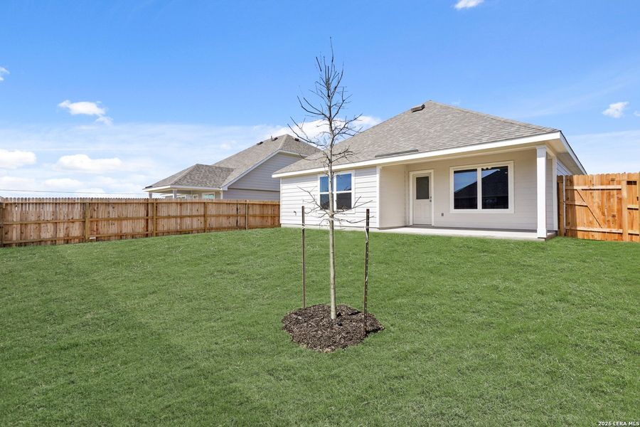 Exterior details and patio area of a home in Swenson Heights, Seguin (Image 16).