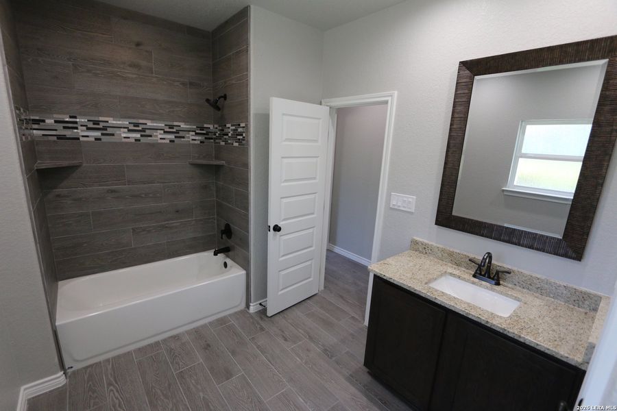 Furnished interior view inside a new home in , La Vernia (Image 6).
