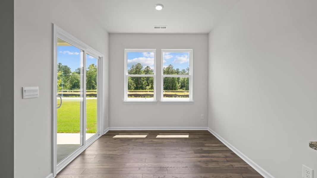 Spacious, unfurnished interior of a new home in Cambridge Park, Mebane (Image 13).