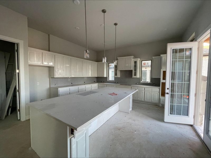 Oversized Center Kitchen Island