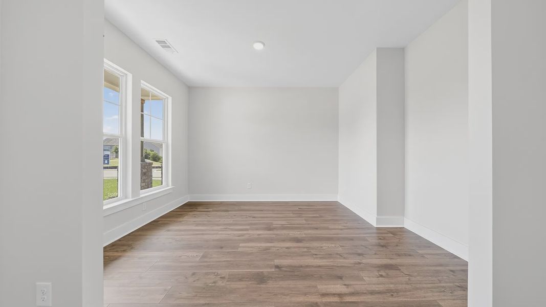 Spacious, unfurnished interior of a new home in McClure Farms, Columbia (Image 34).