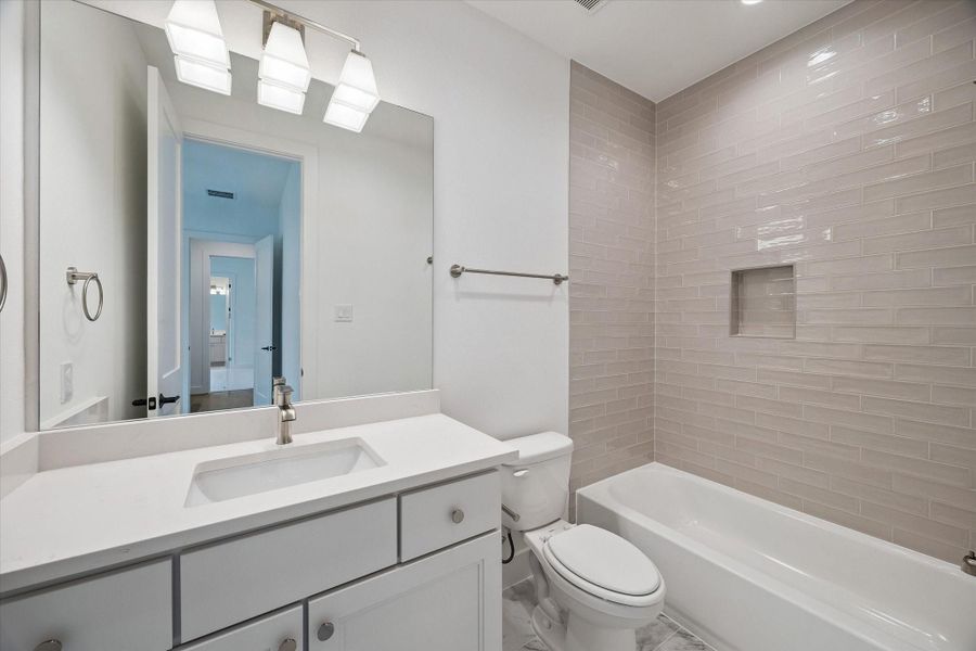 Ensuite Bath (1 of 3).