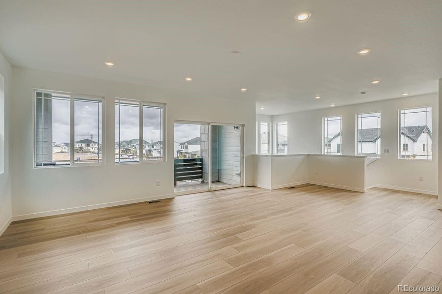 Spacious, unfurnished interior of a new home in Sterling Ranch: The Skyline Collection, Littleton (Image 9).