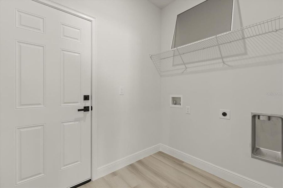 Spacious, unfurnished interior of a new home in , Ocala (Image 29).