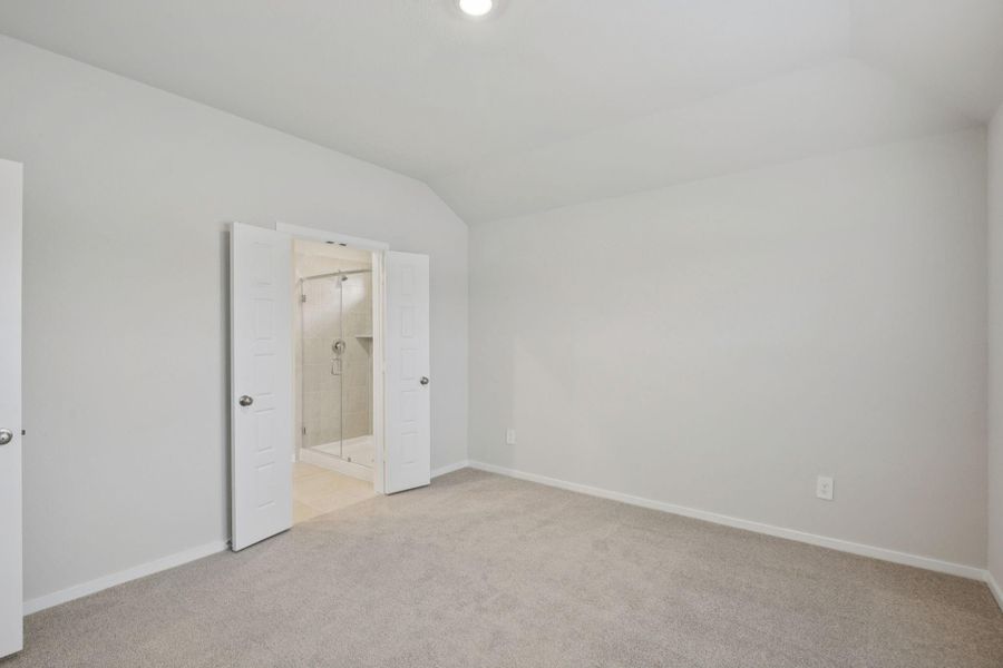 Spacious, unfurnished interior of a new home in Granger Pointe - Traditional Series, Conroe (Image 30).