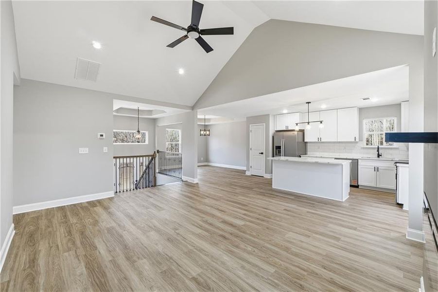 Spacious, unfurnished interior of a new home in , Gainesville (Image 12).