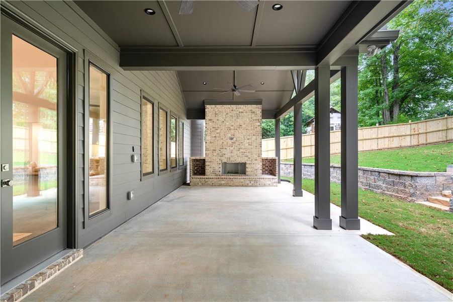 Exterior details and patio area of a home in , Powder Springs (Image 4).