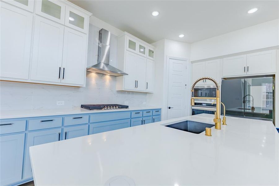 Furnished interior view inside a new home in , Aubrey (Image 17).