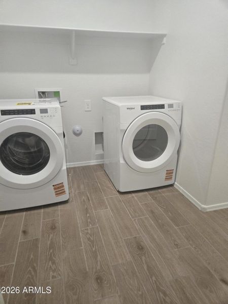 Lark-24-Laundry Lark-24-Laundry