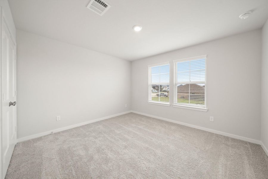 Spacious, unfurnished interior of a new home in Pearlbrook, Texas City (Image 19).