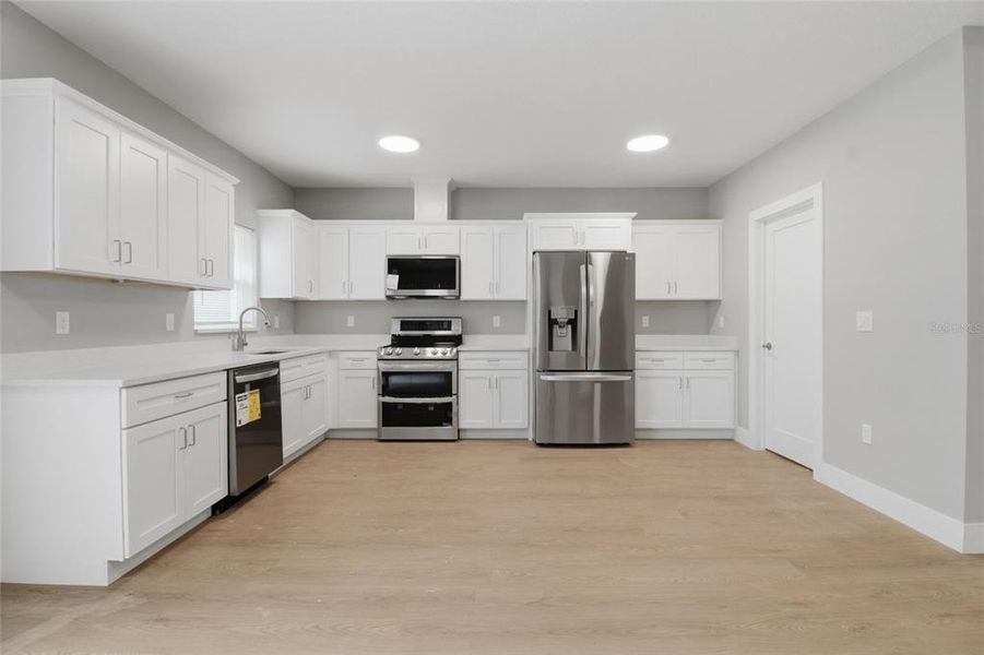 Furnished interior view inside a new home in , Spring Hill (Image 13).
