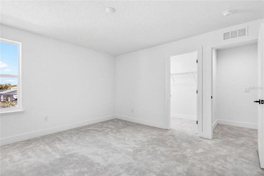 Spacious, unfurnished interior of a new home in , Sanford (Image 24).