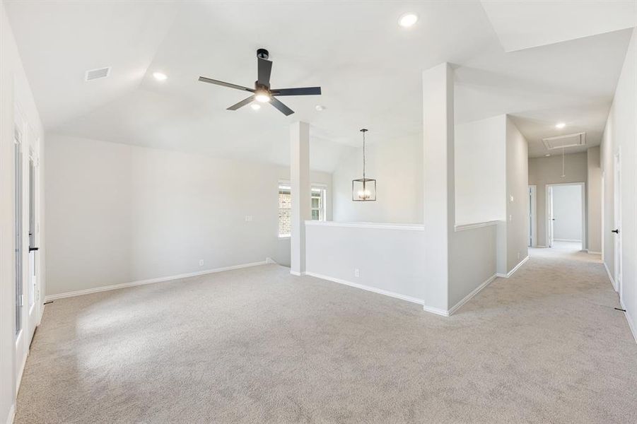 Spacious, unfurnished interior of a new home in Hulen Trails, Fort Worth (Image 24).