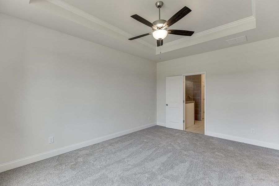 Spacious, unfurnished interior of a new home in , Jefferson (Image 28).
