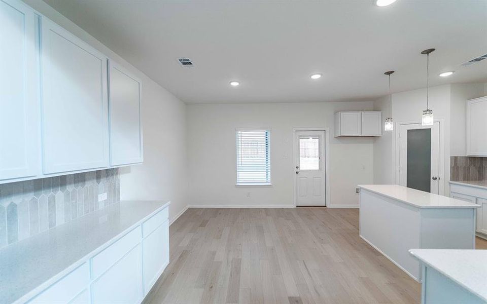Spacious, unfurnished interior of a new home in Sagebrook, Lantana (Image 9). Spacious, unfurnished interior of a new home in Sagebrook, Lantana (Image 9).
