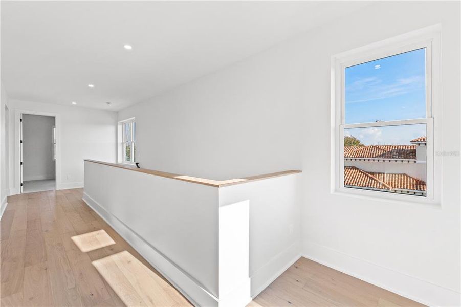 Spacious, unfurnished interior of a new home in , Tampa (Image 31).