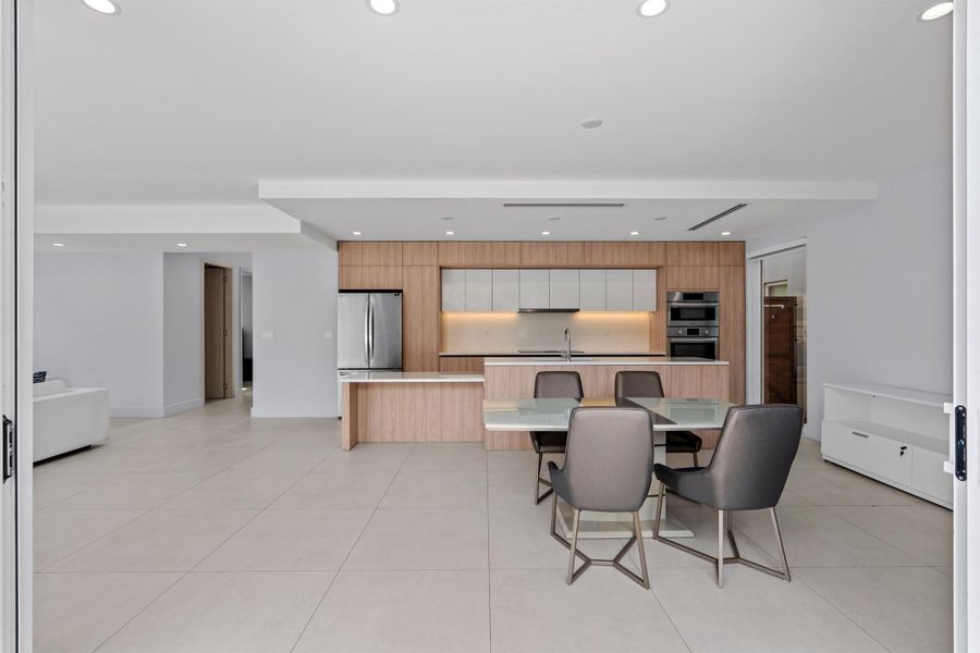 GREATROOM_STRAIGHT_2_DT