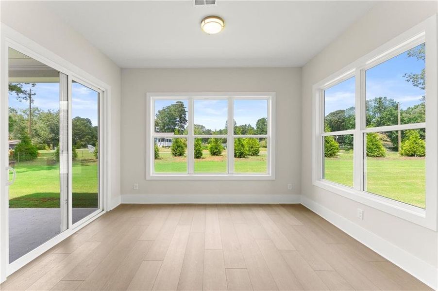 Spacious, unfurnished interior of a new home in Hillgrove Preserve, Powder Springs (Image 44).