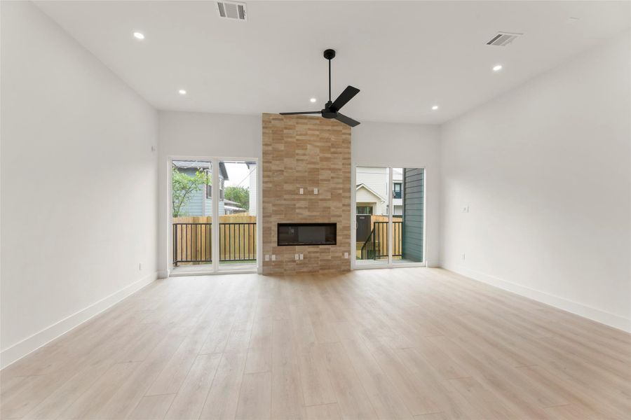 Spacious, unfurnished interior of a new home in , Houston (Image 34).