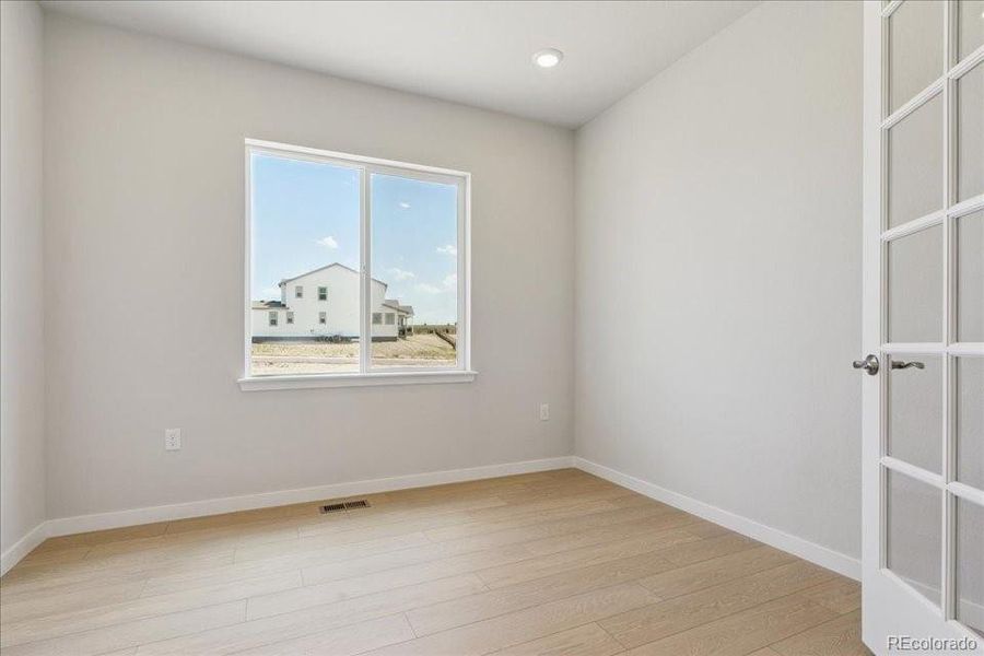 Spacious, unfurnished interior of a new home in Trails at Smoky Hill, Parker (Image 16).
