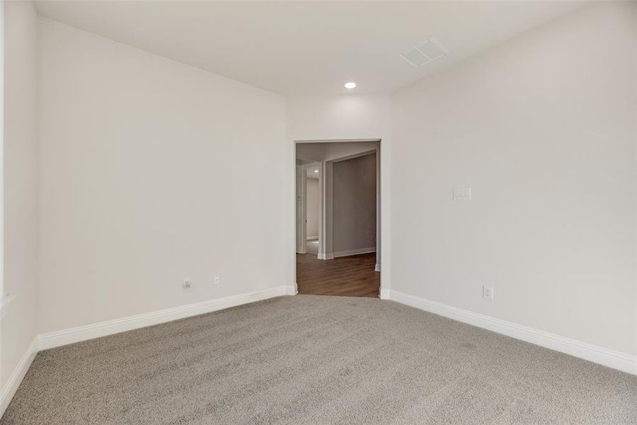 Spacious, unfurnished interior of a new home in Villages of Creekwood, Frisco (Image 26).