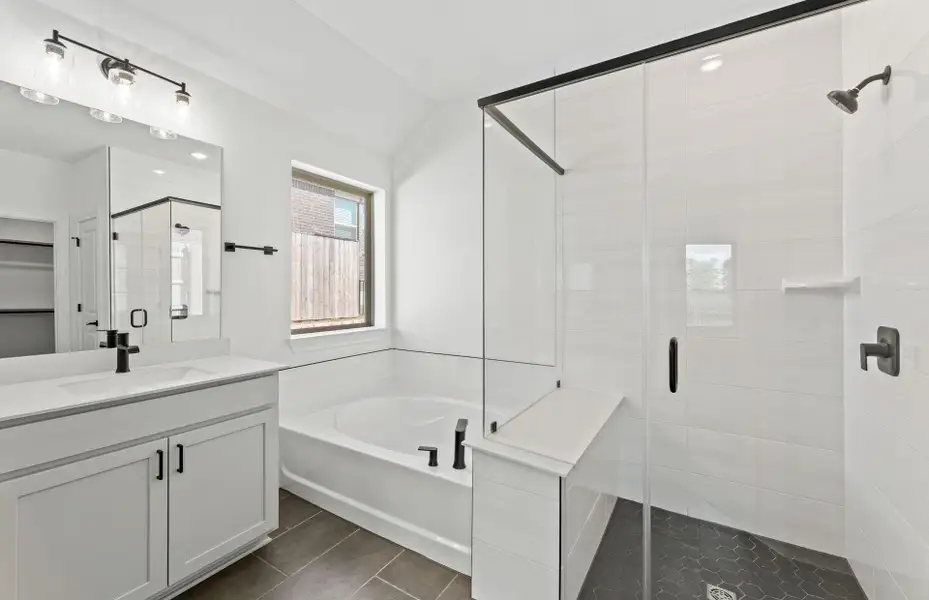 Furnished interior view inside a new home in Crescent Bluff, Georgetown (Image 6). Furnished interior view inside a new home in Crescent Bluff, Georgetown (Image 6).